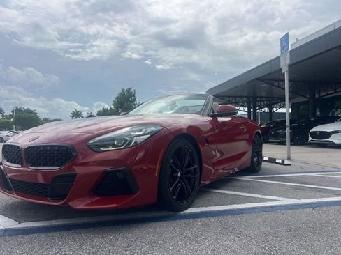 Used 2019 BMW Z4 sDrive30i w/ M Sport Package RWD image 11