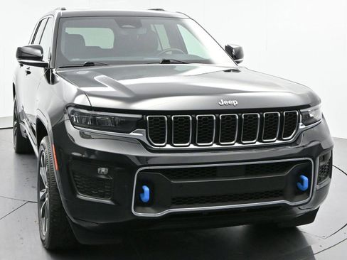 Used 2022 Jeep Grand Cherokee Overland AWD/4WD image 2