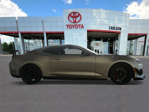 Used 2018 Chevrolet Camaro ZL1 image 4