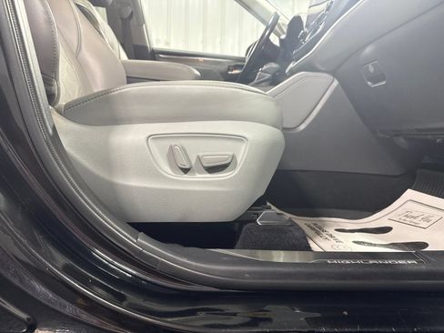 Used 2020 Toyota Highlander Platinum AWD/4WD image 11