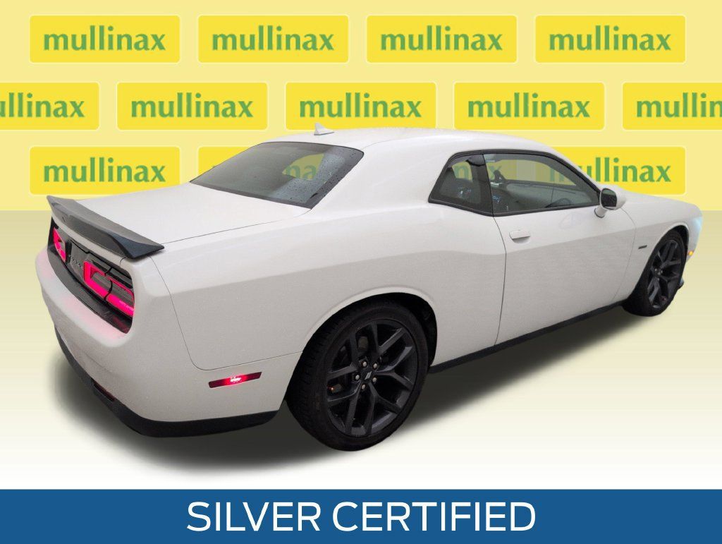 Used 2019 Dodge Challenger R/T RWD image 3