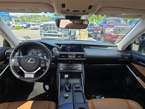 Used 2018 Lexus IS 300 w/ Premium Package RWD image 17