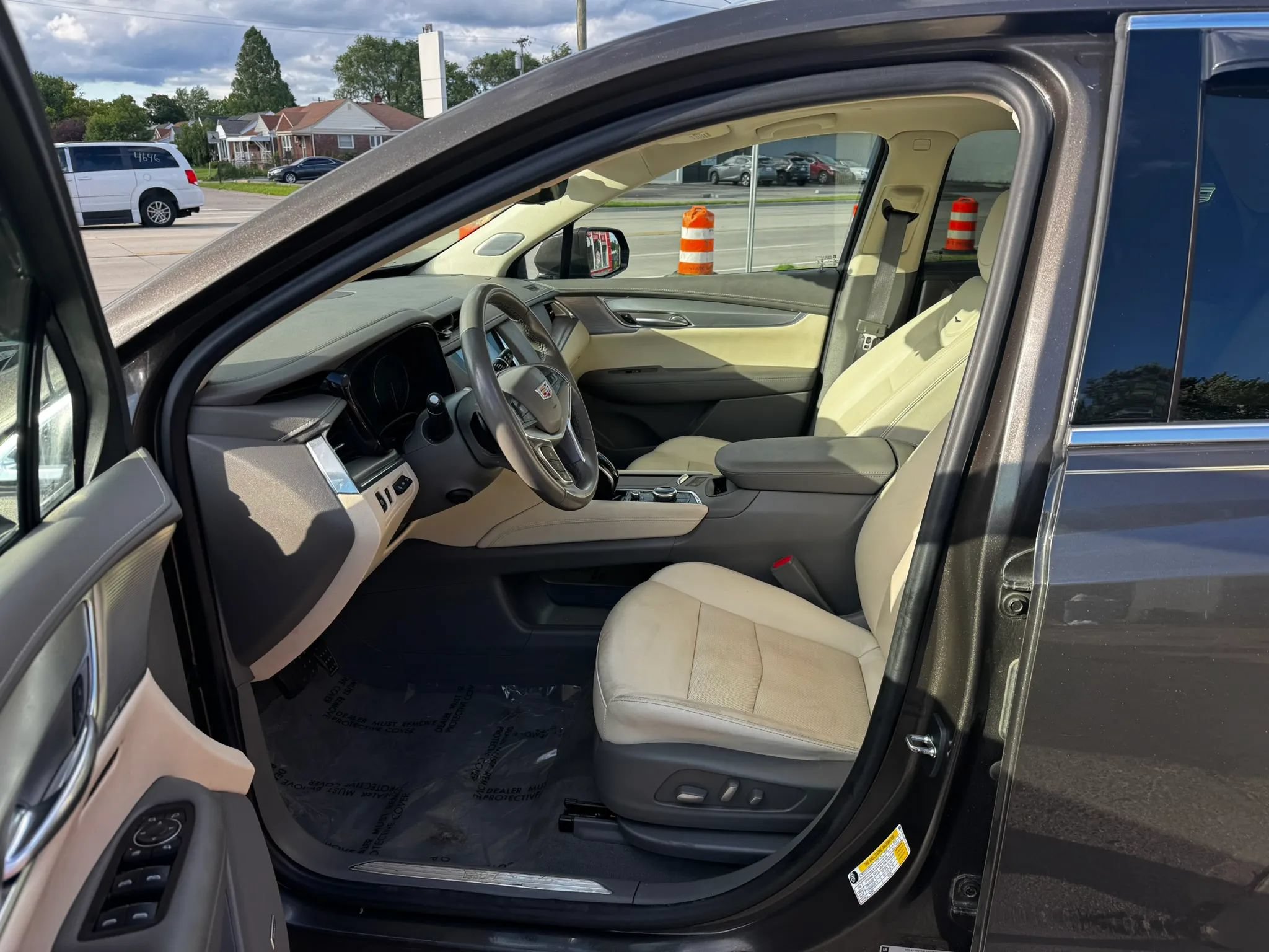 Used 2020 Cadillac XT5 Premium Luxury AWD/4WD image 10