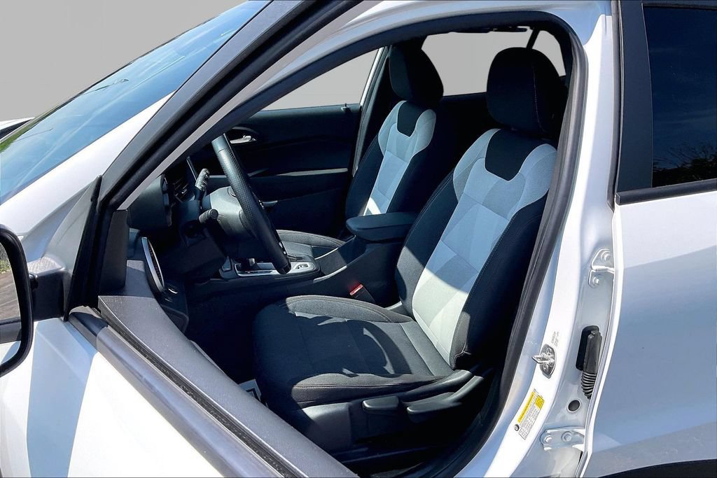 Used 2024 Chevrolet Trax RS w/ Driver Confidence Package FWD image 24