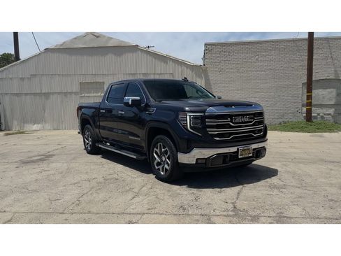 Certified 2023 GMC Sierra 1500 SLT w/ SLT Premium Plus Package AWD/4WD image 5
