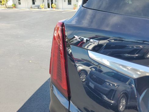 Used 2021 Cadillac XT5 Premium Luxury image 28