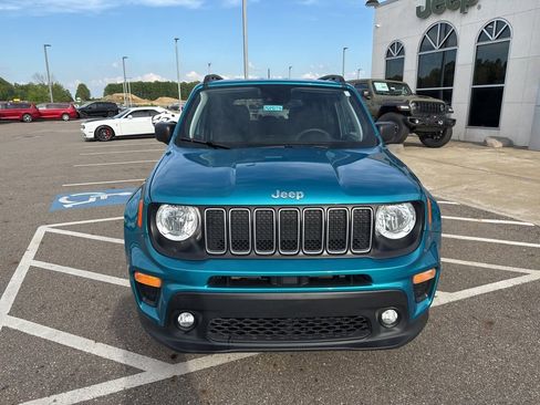 Used 2022 Jeep Renegade Latitude w/ Convenience Group AWD/4WD image 5