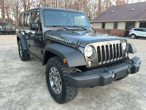 Used 2016 Jeep Wrangler Unlimited Rubicon w/ Connectivity Group image 3