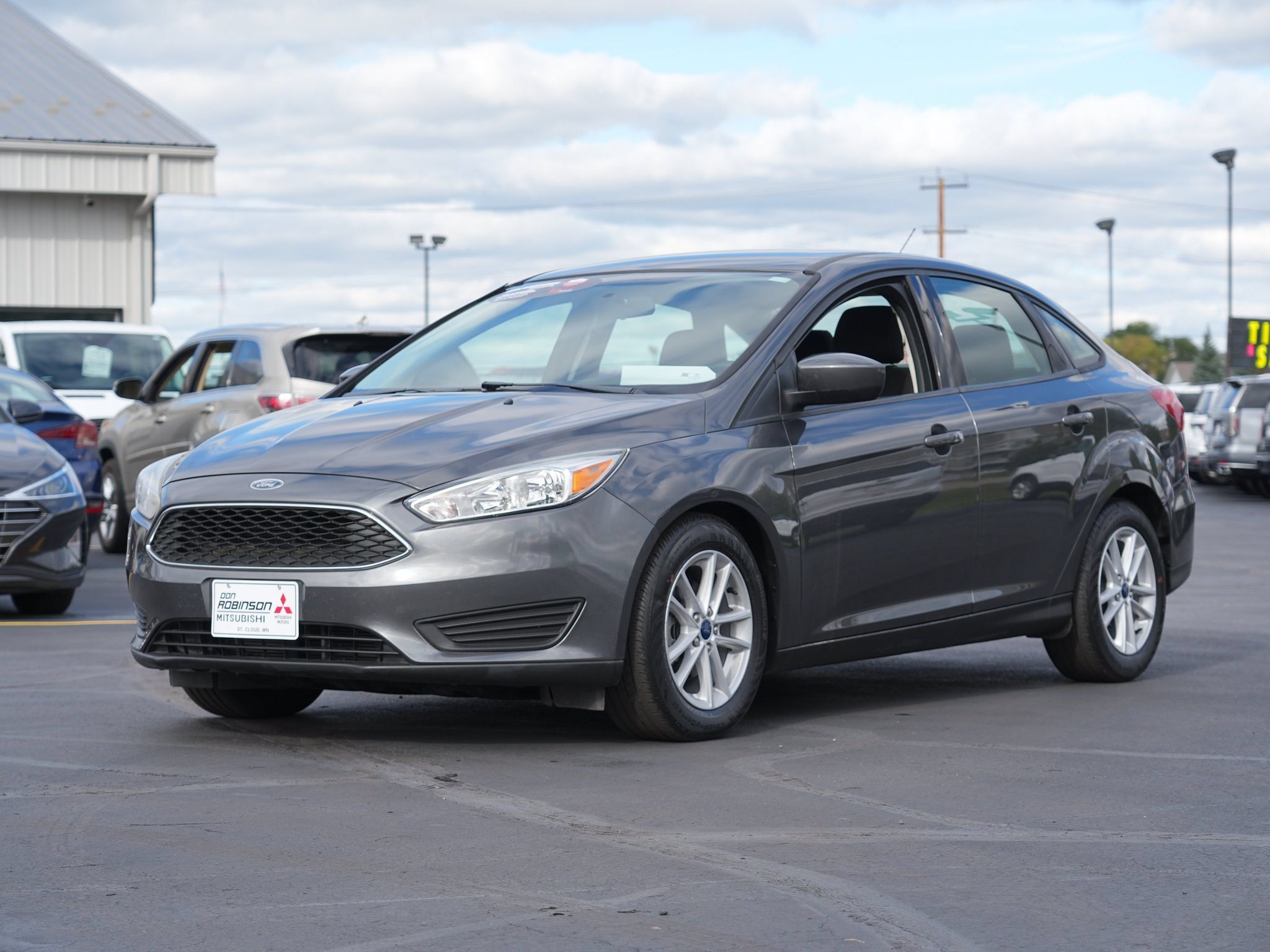 Used 2018 Ford Focus SE FWD image 8