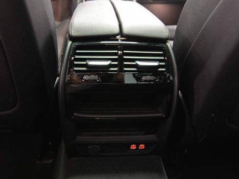 Used 2023 BMW 530i w/ Convenience Package RWD image 10