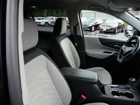 Used 2019 Chevrolet Equinox LS AWD/4WD image 26