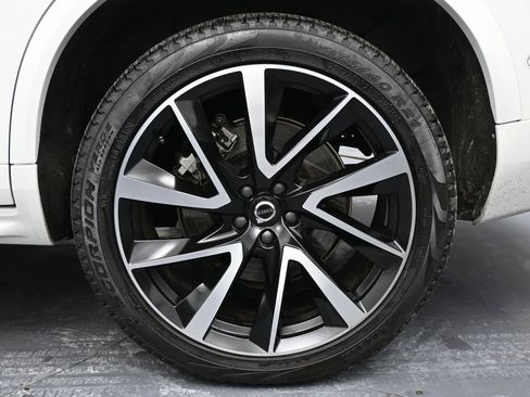 Used 2024 Volvo XC90 B5 Plus image 13