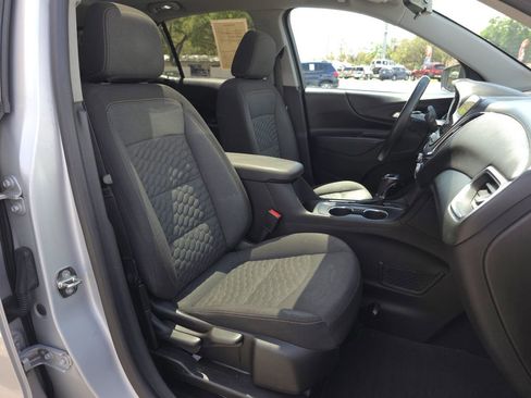 Used 2018 Chevrolet Equinox LT w/ Sun & Infotainment Package image 15