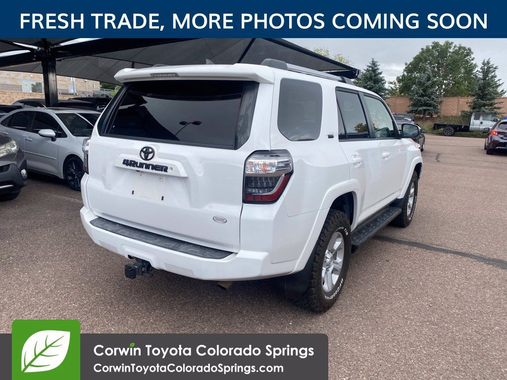 Used 2020 Toyota 4Runner SR5 AWD/4WD image 9