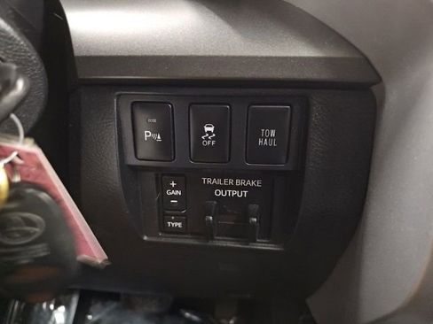 Used 2017 Toyota Tundra SR5 AWD/4WD image 21