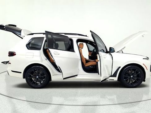 Used 2024 BMW X7 xDrive40i w/ Executive Package AWD/4WD image 20
