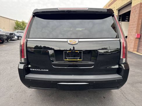 Used 2018 Cadillac Escalade Platinum AWD/4WD image 22