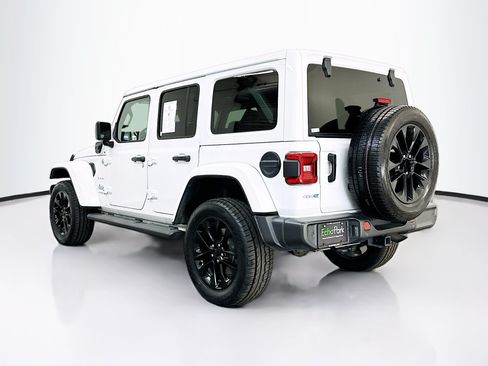 Used 2021 Jeep Wrangler Unlimited Sahara w/ Cold Weather Group AWD/4WD image 5