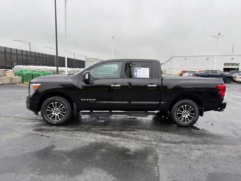 Used 2021 Nissan Titan SV w/ SV Convenience Package AWD/4WD image 3