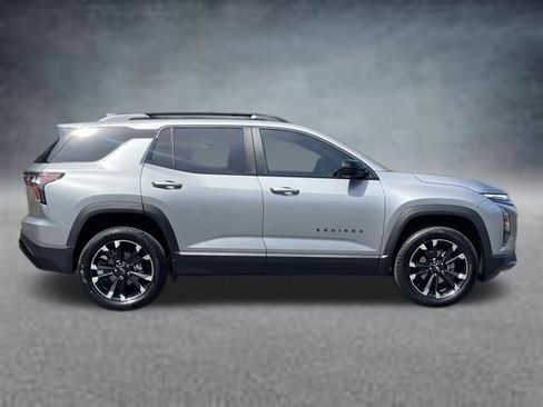 Used 2026 Chevrolet Equinox RS image 4