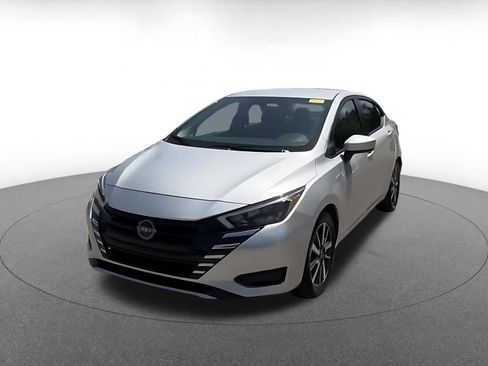 Used 2025 Nissan Versa SV FWD image 7