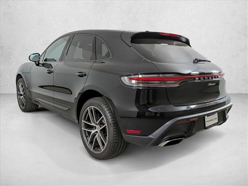 Certified 2025 Porsche Macan AWD/4WD image 3