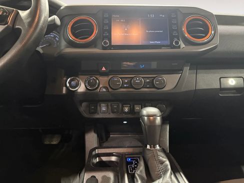 Used 2021 Toyota Tacoma TRD Sport image 12