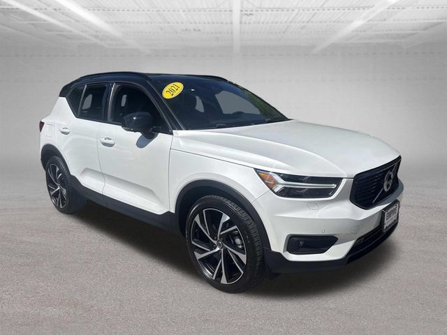 Used 2021 Volvo XC40 T5 R-Design w/ Advanced Package AWD/4WD image 4