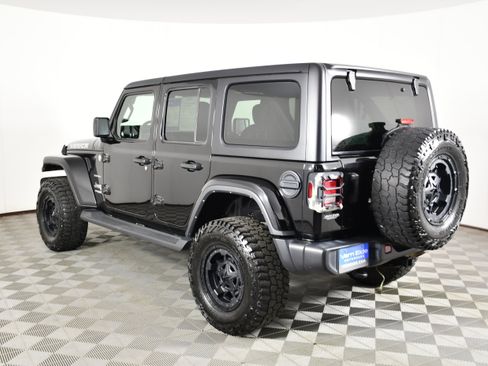 Used 2021 Jeep Wrangler Unlimited Sahara w/ Uconnect 4C Nav & Sound Group AWD/4WD image 8