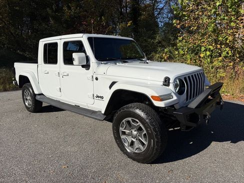 Used 2021 Jeep Gladiator Overland image 4