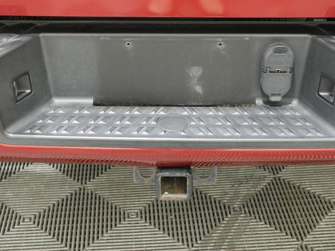 Used 2017 Nissan Titan SL w/ SL Towing Convenience Package RWD image 35