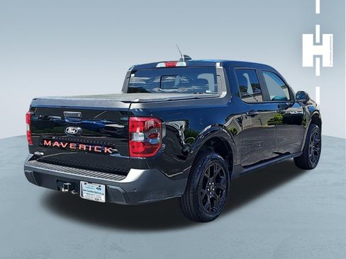 Used 2025 Ford Maverick Lariat w/ Black Appearance Package image 2