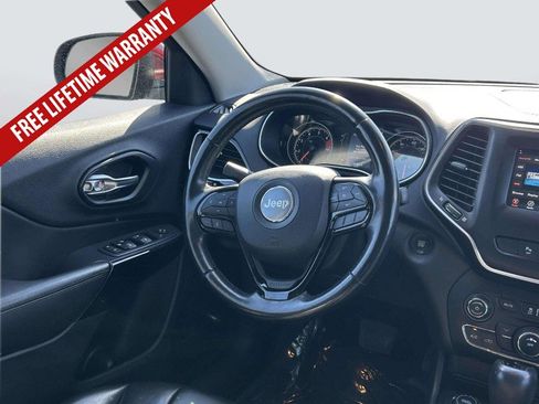 Used 2021 Jeep Cherokee Latitude Plus AWD/4WD image 15