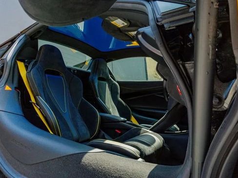 Used 2023 McLaren 720S Spider image 15