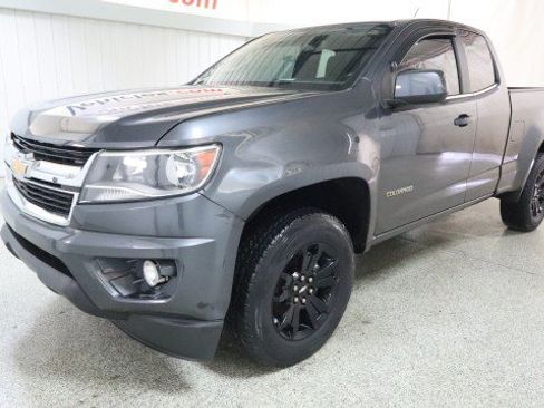 Used 2016 Chevrolet Colorado LT w/ LT Convenience Package RWD image 2
