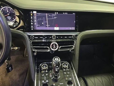 Used 2022 Bentley Flying Spur V8 AWD/4WD image 9