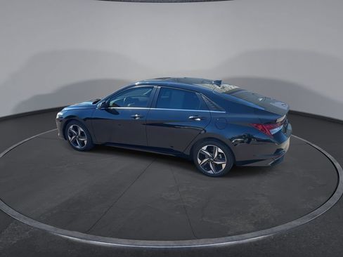 Used 2022 Hyundai Elantra SEL w/ Convenience + Premium Package image 10