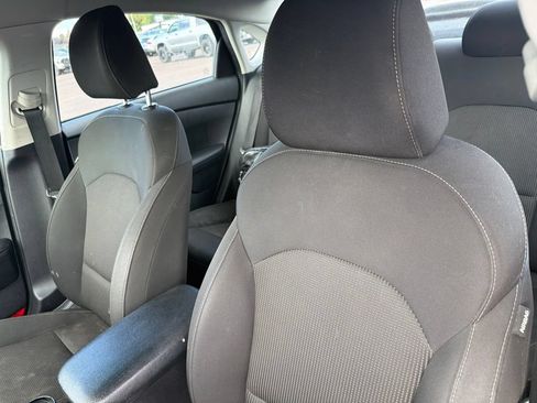 Used 2019 Kia Forte LXS FWD image 10