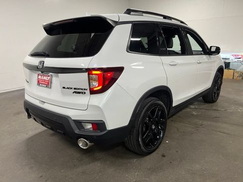 Used 2025 Honda Passport Black Edition image 2
