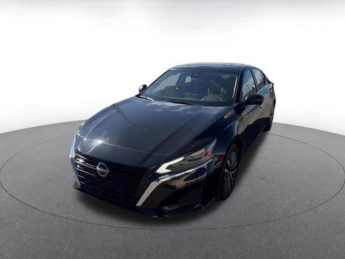 Used 2025 Nissan Altima 2.5 SV image 7