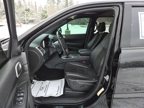 Used 2020 Jeep Grand Cherokee Altitude image 24