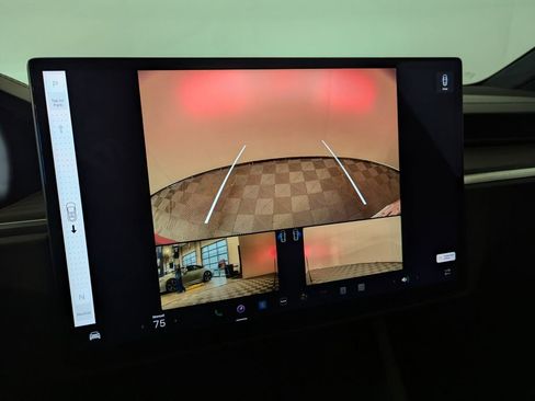 Used 2024 Tesla Model X image 8