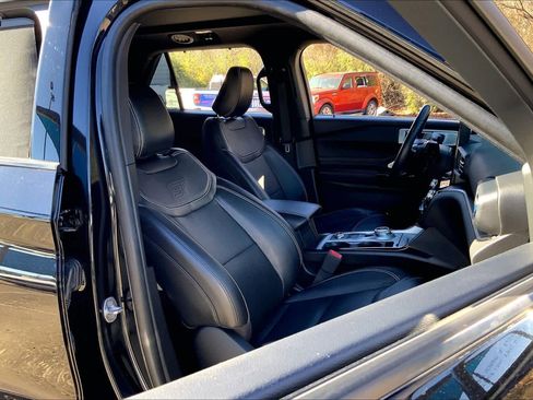 Used 2023 Ford Explorer ST w/ Equipment Group 401A image 8