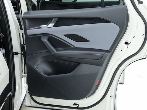 New 2026 Volkswagen Tiguan SE R-Line image 31