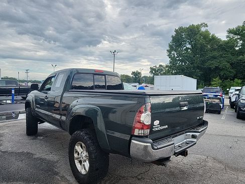 Used 2011 Toyota Tacoma 4x4 Access Cab V6 w/ SR5 Pkg #2 image 3