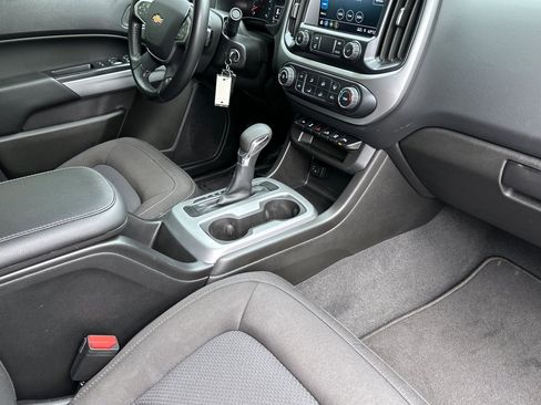 Used 2022 Chevrolet Colorado LT w/ Safety Package image 19