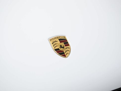 Certified 2024 Porsche Macan AWD/4WD image 17