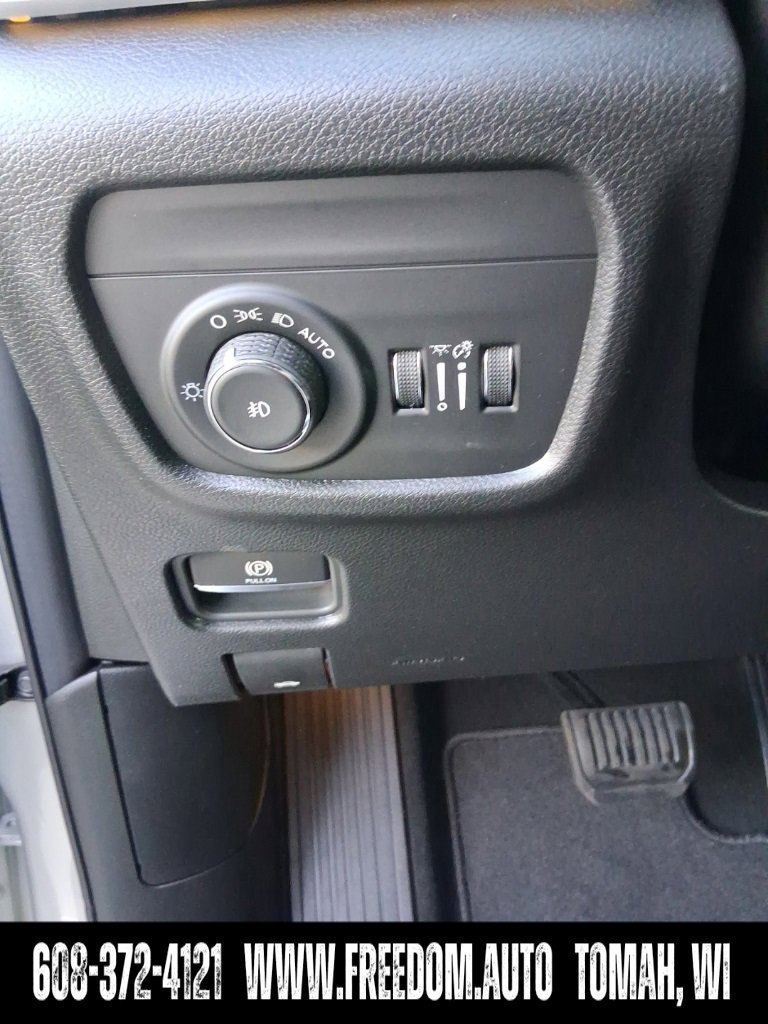 Used 2025 Jeep Grand Cherokee L Limited w/ Trailer Tow Package AWD/4WD image 31