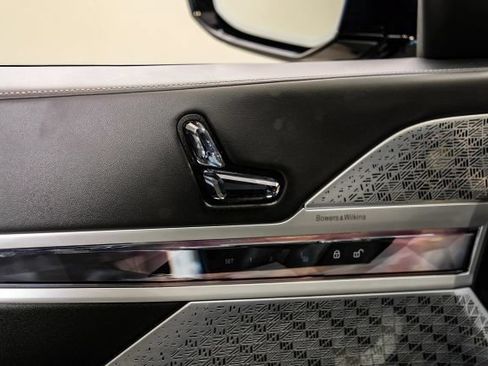 Used 2023 BMW 740i RWD image 55