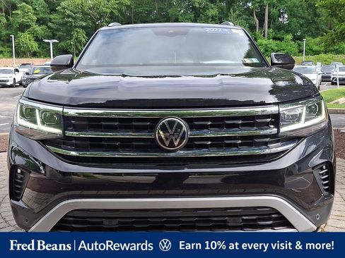 Certified 2022 Volkswagen Atlas Cross Sport SEL AWD/4WD image 2